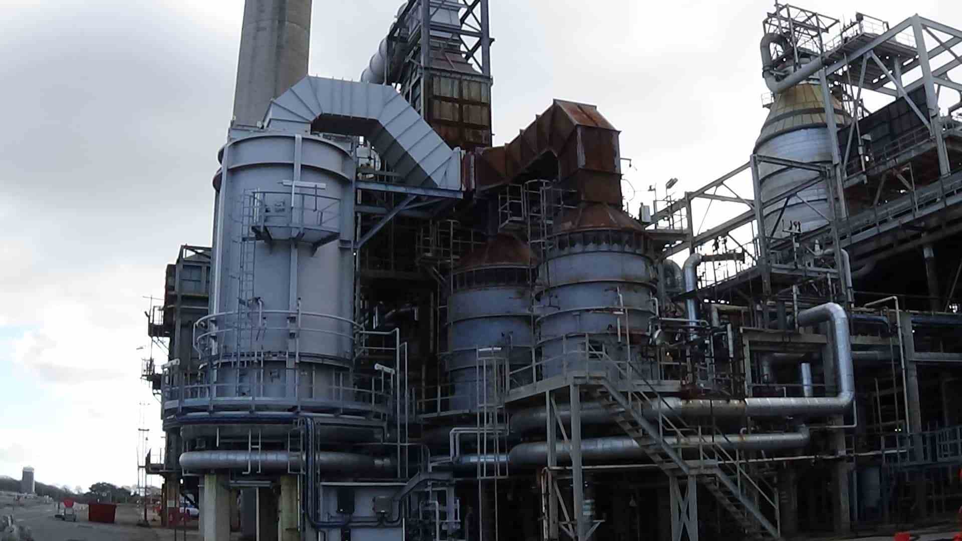 Naphtha Hydrotreating in Oil Refining
