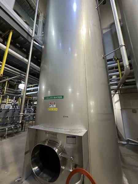 4950 Gal Mueller Stainless Steel Tank