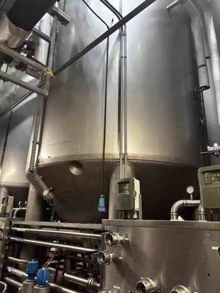 16600 Gal Mueller Stainless Steel Tank