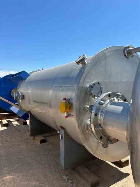 3200 Gal Equipromex 304 Stainless Steel Pressure Vessel