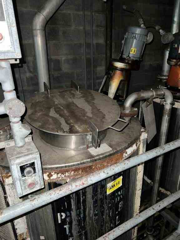 550 Gal Stainless Steel Tank