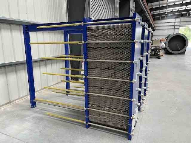 596 Sq Ft Kelvion GmbH Stainless Steel Plate Heat Exchanger