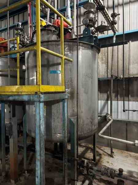 Stainless Steel Tank - 770 Gal