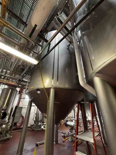 Mueller 304 Stainless Steel Vessel - 8300 Gallon