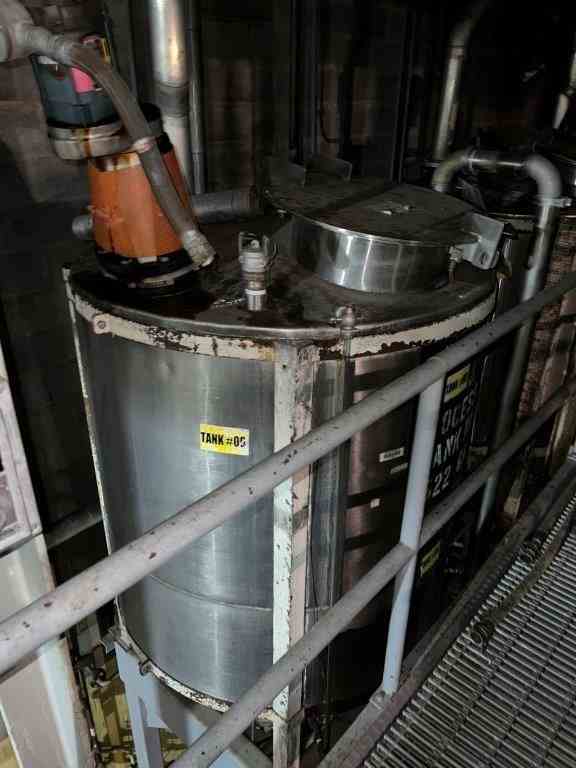 550 Gal Stainless Steel Tank
