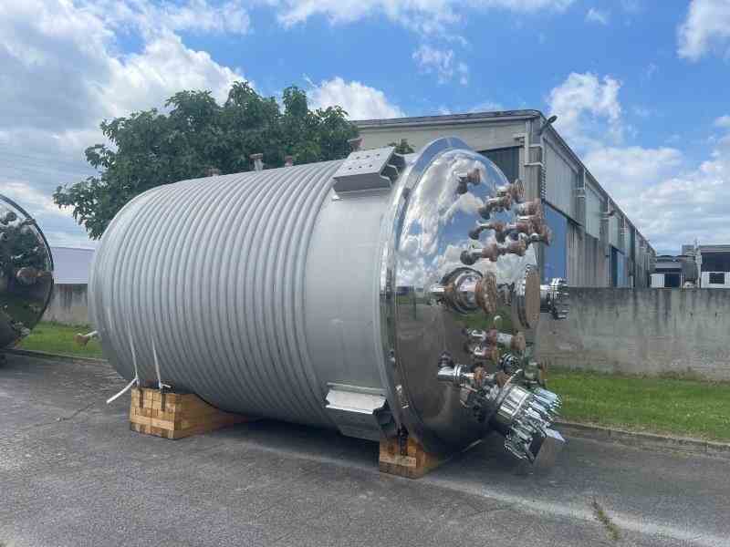 Unused 8100 Gal Stainless Steel Reactor